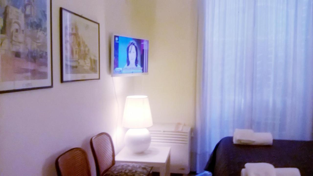 2 Be Home Colosseo Рим Екстер'єр фото